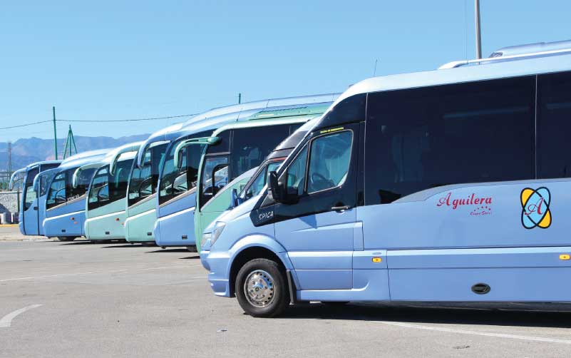 nuestra flota de minibuses y autobuses